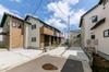 花小金井で住む。家族の時間を大切にして、余暇も優雅に安心に過ごせる暮らし。 美しく整えられた、ゆとりある敷地が整然と広がる全42区画の街並みには、日常に潤いを添える緑の公園も。
