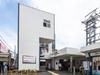 都会的ながらも穏やかな街並みが続き、地元民から愛される老舗が多鷺ノ宮駅。急行停車駅で西武新宿まで乗車13分で通える利便性が人気の駅です。						