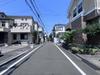 【全面道路】６ｍ公道。閑静な住宅地で交通量も少なく、子供が遊んでいても安心できる住宅環境です。